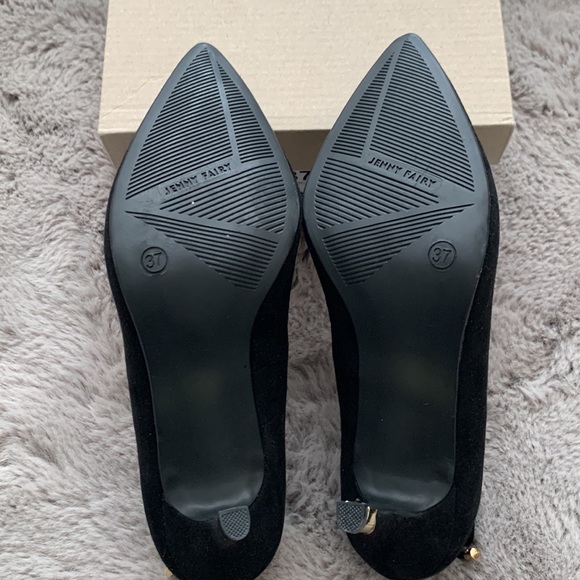 Classy black with bow and gold “3” heel. - Picture 4 of 5